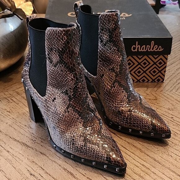 Charles David chelsea snakeskin boots size 7 New only worn one time with box - Picture 12 of 14